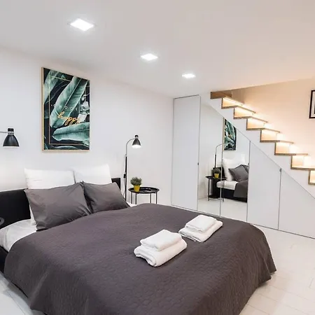 Renovated Design Close To The Danube Daire *