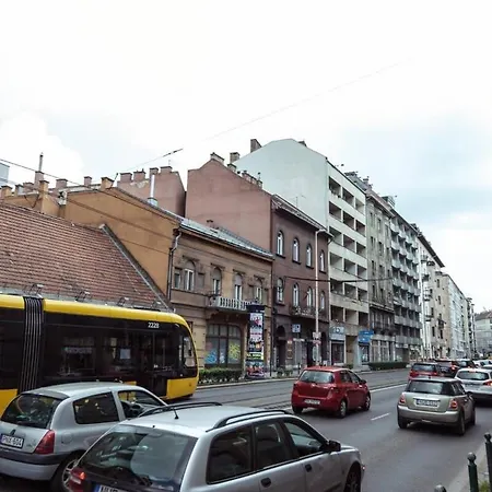 Daire Renovated Design Close To The Danube