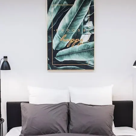 Renovated Design Close To The Danube