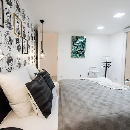 Renovated Design Close To The Danube Budapeşte