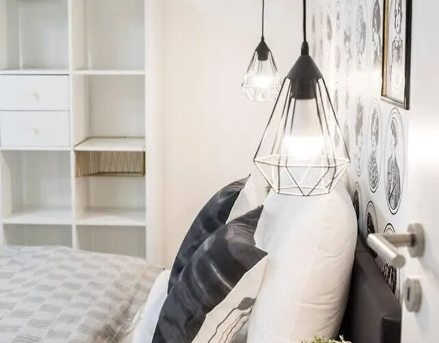 Renovated Design Close To The Danube Апартаменты *
