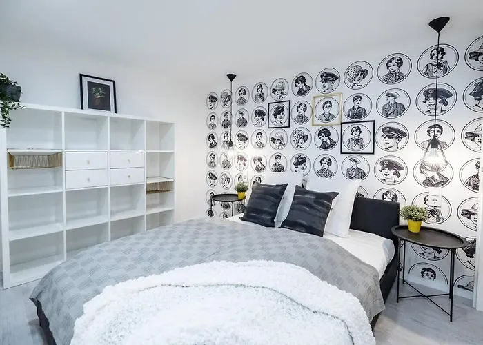 Renovated Design Close To The Danube *