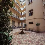 Daire Renovated Design Close To The Danube *