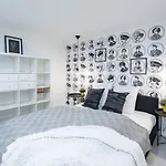 Renovated Design Close To The Danube *