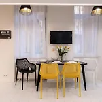 Renovated Design Close To The Danube Budapeşte
