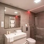 Renovated Design Close To The Danube Daire *