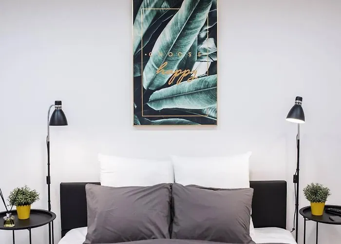 Renovated Design Close To The Danube