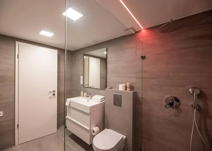 Daire Renovated Design Close To The Danube *