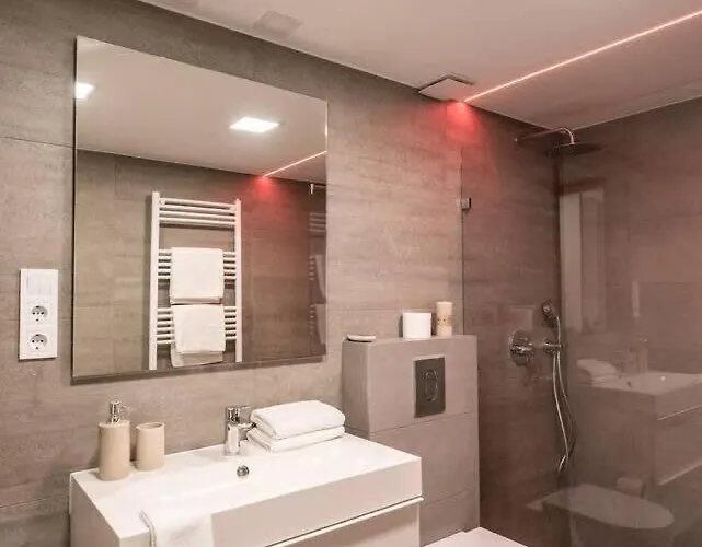 Renovated Design Close To The Danube Daire *