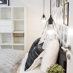 Renovated Design Close To The Danube Apartment *